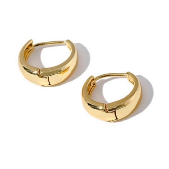 ⭐️Insta minimalist hoop earrings - Picture 2 of 5